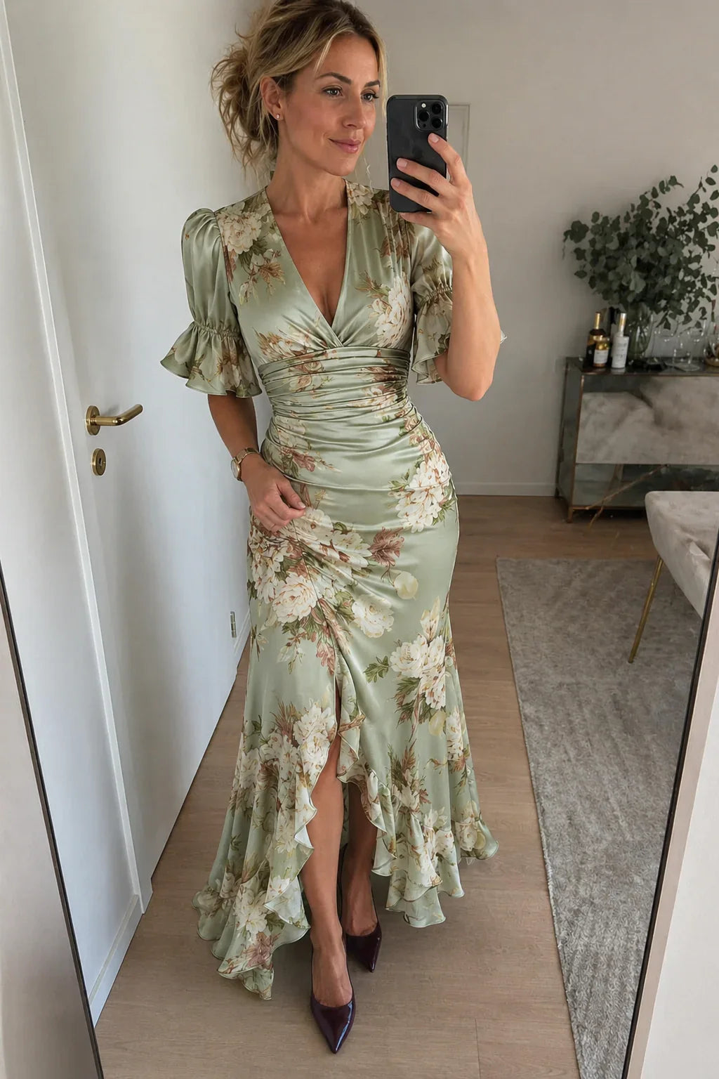 Lucía | Robe satinée asymétrique longue à motif floral