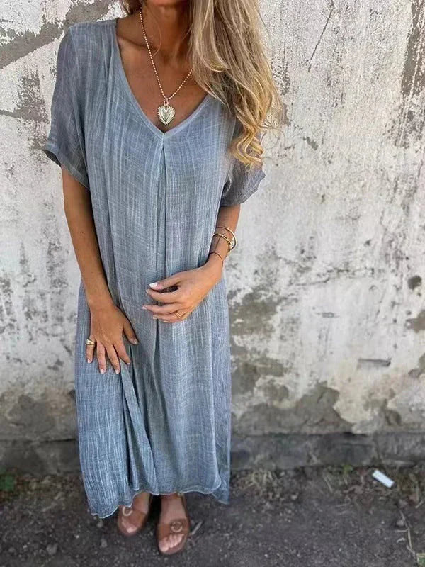 Marisol | Robe maxi évasée avec décolleté en V et tissu fluide