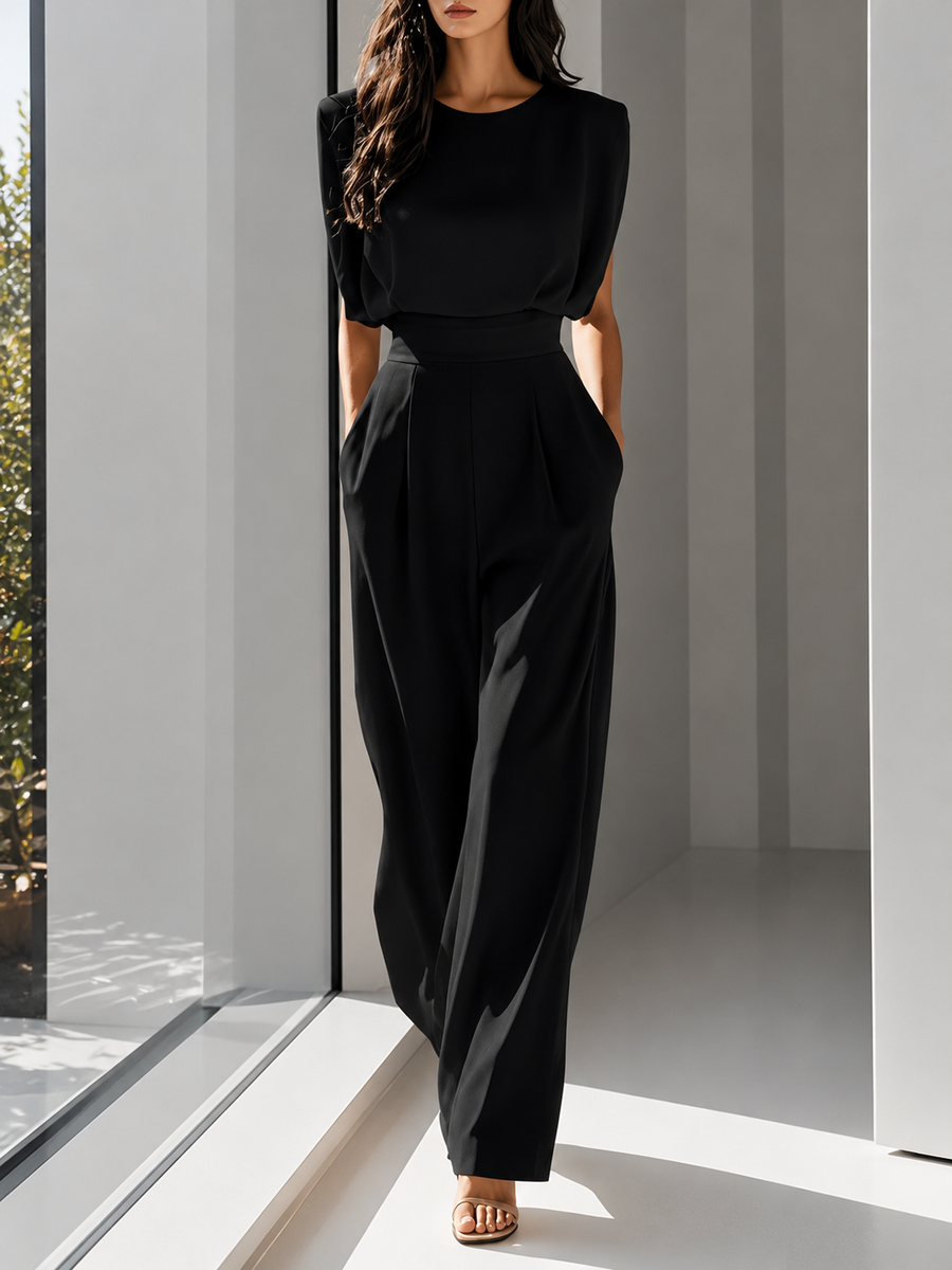 Salopetă elegantă cu talie definită și pantaloni drepți
