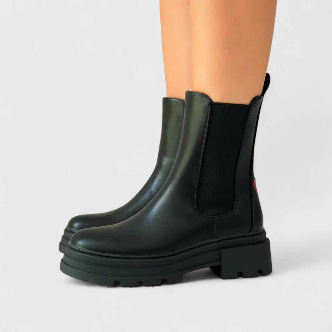 Rebecca – Botine cu Eleganță și Personalitate