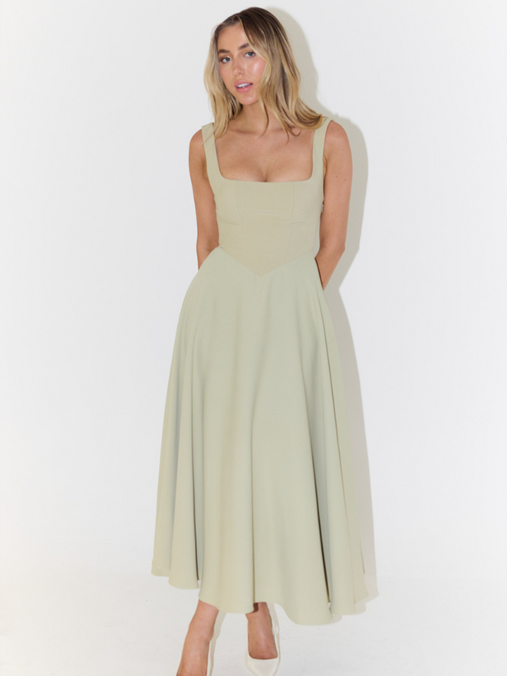 Grace | Robe Midi Légère à Décolleté Carré