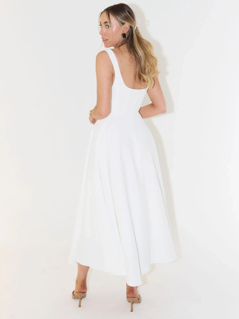 Grace | Robe Midi Légère à Décolleté Carré