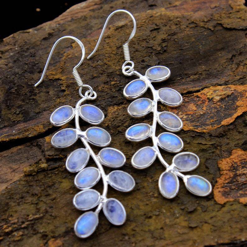 Cercei Eleganți cu Design Lunar