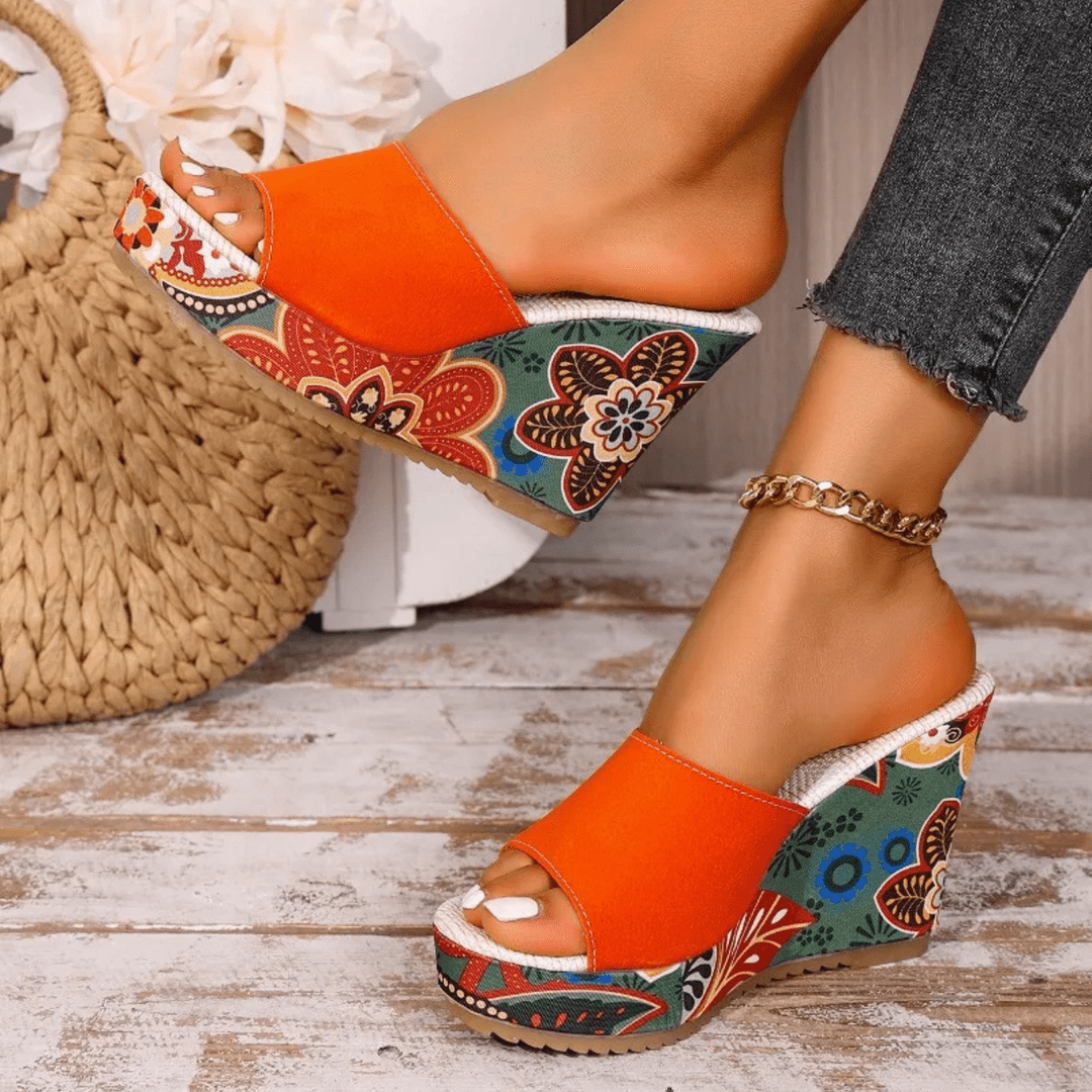 Ionela - Sandale cu toc și design floral